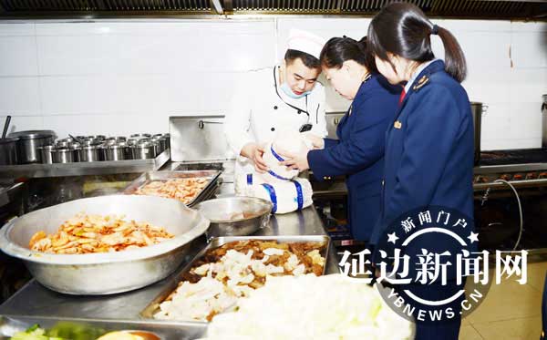 專項檢查春節(jié)前餐飲環(huán)節(jié)食品安全，讓年夜飯更安全美味
